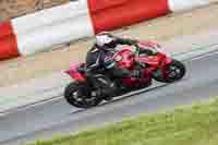 cadwell-no-limits-trackday;cadwell-park;cadwell-park-photographs;cadwell-trackday-photographs;enduro-digital-images;event-digital-images;eventdigitalimages;navarra;no-limits-trackdays;peter-wileman-photography;racing-digital-images;trackday-digital-images;trackday-photos